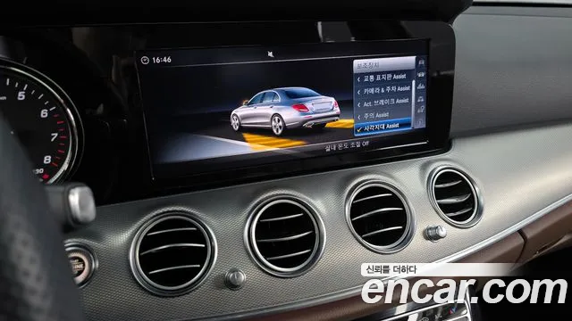 Mercedes-Benz E-Class 2018 — фото 16