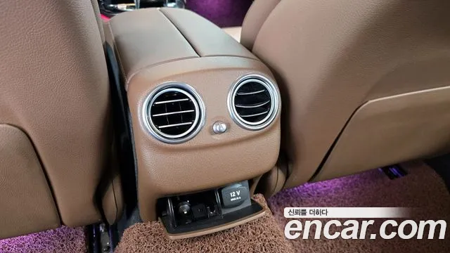 Mercedes-Benz E-Class 2018 — фото 19