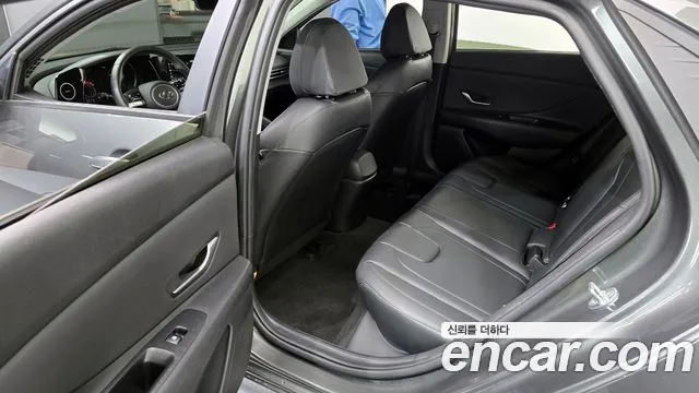 Hyundai AVANTE 2022 — фото 11