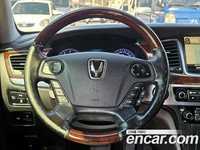 Hyundai Equus 2013 — фото 18