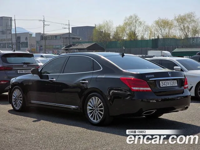 Hyundai Equus 2013 — фото 20