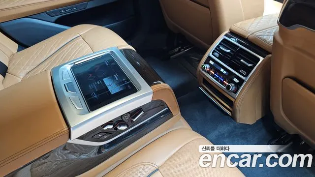 BMW 7-Series 2020 — фото 18