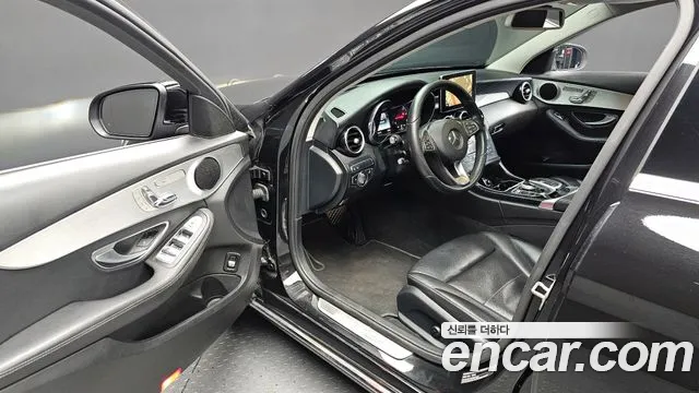 Mercedes-Benz C-Class 2017 — фото 11