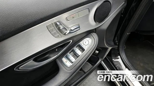 Mercedes-Benz C-Class 2017 — фото 16