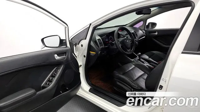 Kia K3 2014 — фото 10