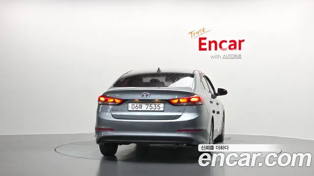 Hyundai AVANTE 2018 — фото 4