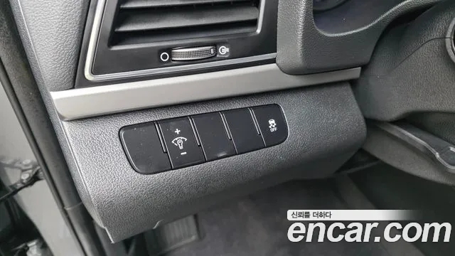 Hyundai AVANTE 2018 — фото 15