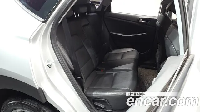 Hyundai Tucson 2018 — фото 11