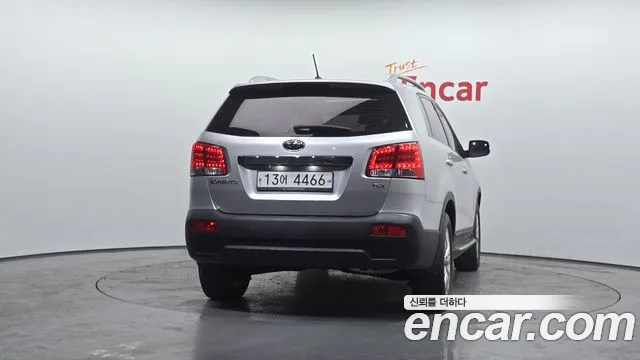 Kia Sorento 2012 — фото 4