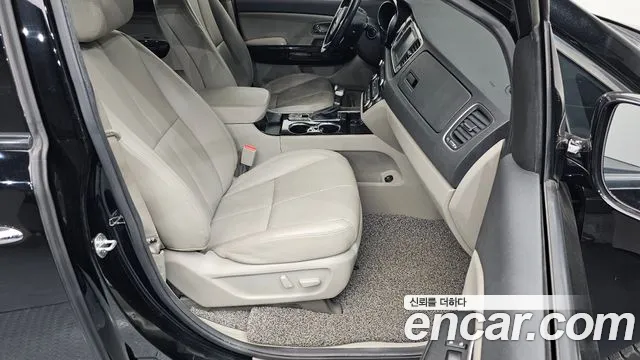 Kia Canival 2019 — фото 10