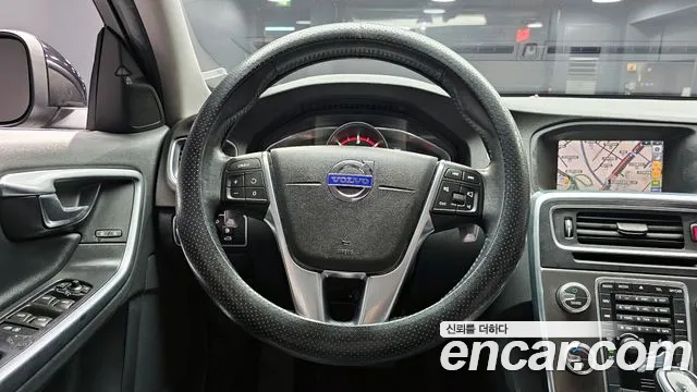 Volvo S60 2015 — фото 13