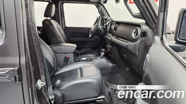 Jeep Wrangler 2021 — фото 11