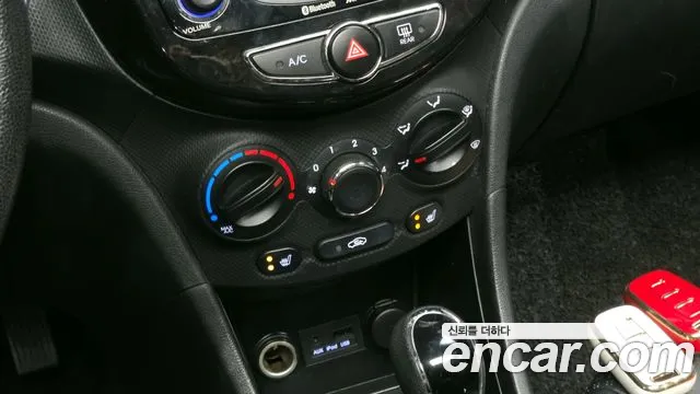 Hyundai Accent 2011 — фото 18