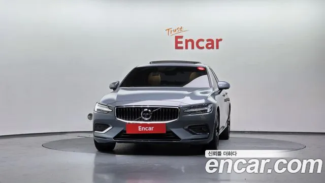 Volvo S60 2022 — фото 3