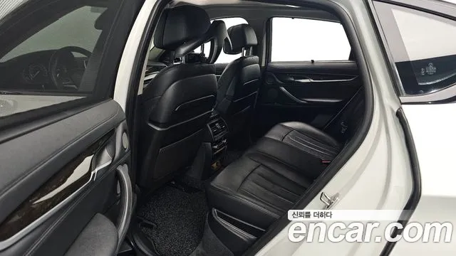 BMW X6 2015 — фото 12