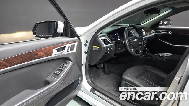 Hyundai Genesis 2015 — фото 11