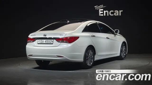Hyundai Sonata 2014 — фото 2