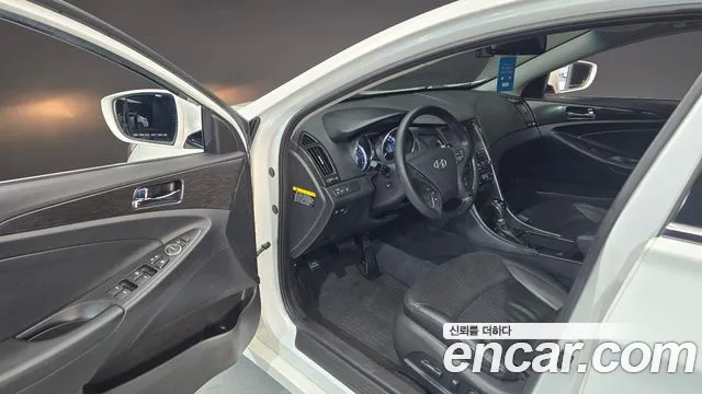 Hyundai Sonata 2014 — фото 10