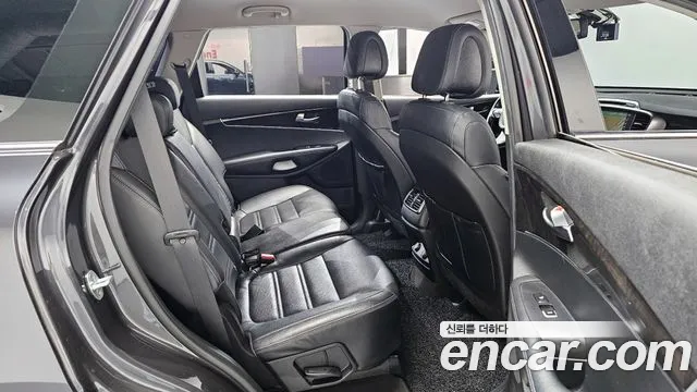 Kia Sorento 2017 — фото 12