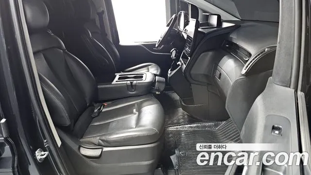 Hyundai Staria 2022 — фото 10
