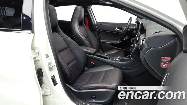 Mercedes-Benz GLA-Class 2015 — фото 10