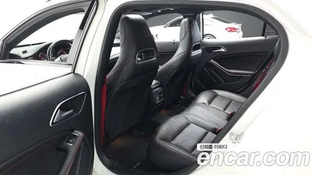 Mercedes-Benz GLA-Class 2015 — фото 12