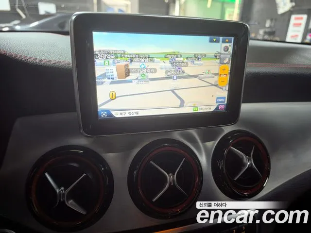Mercedes-Benz GLA-Class 2015 — фото 15