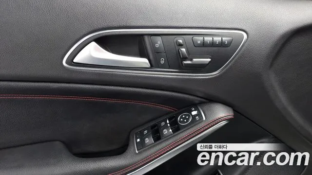 Mercedes-Benz GLA-Class 2015 — фото 17