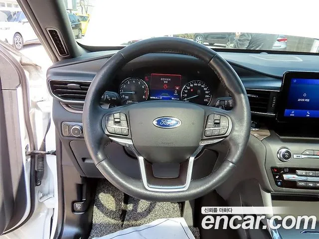 Ford Explorer 2020 — фото 8