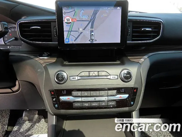 Ford Explorer 2020 — фото 12