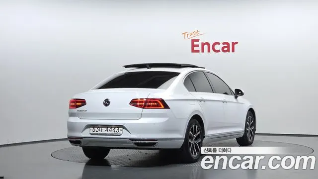 Volkswagen Passat 2018 — фото 2