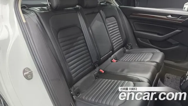 Volkswagen Passat 2018 — фото 12