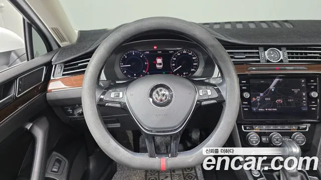 Volkswagen Passat 2018 — фото 14