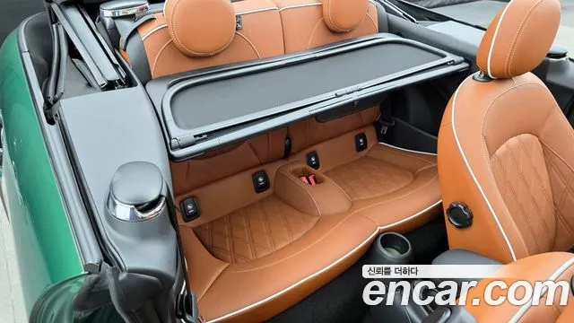 Mini Cooper Convertible 2024 — фото 12