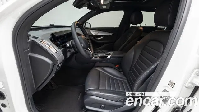 Mercedes-Benz EQC 2020 — фото 10