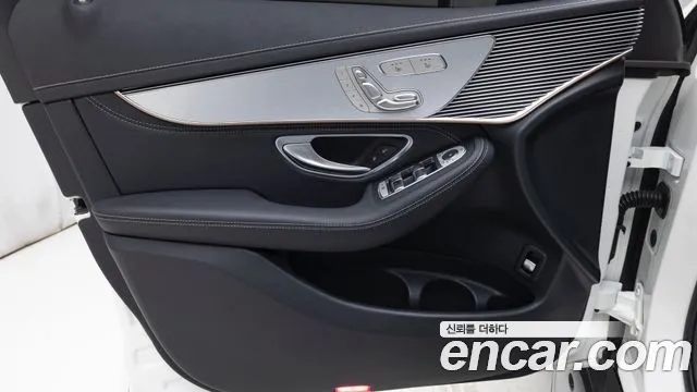 Mercedes-Benz EQC 2020 — фото 15