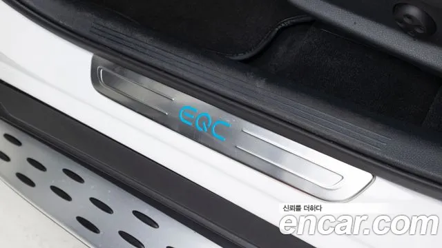 Mercedes-Benz EQC 2020 — фото 17