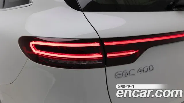 Mercedes-Benz EQC 2020 — фото 19