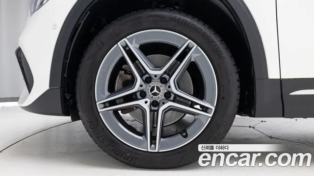 Mercedes-Benz GLA-Class 2022 — фото 5