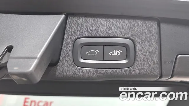 Volvo XC60 2021 — фото 20