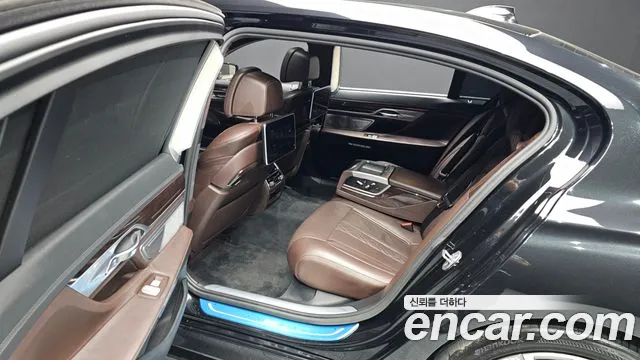 BMW 7-Series 2016 — фото 13
