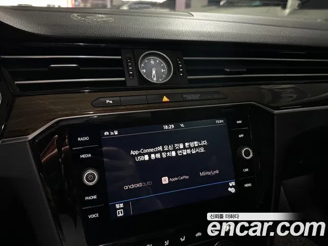 Volkswagen Passat 2018 — фото 13