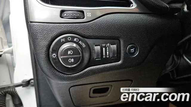 Jeep Cherokee 2020 — фото 14