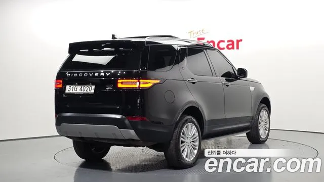 Land Rover Discovery 2017 — фото 2