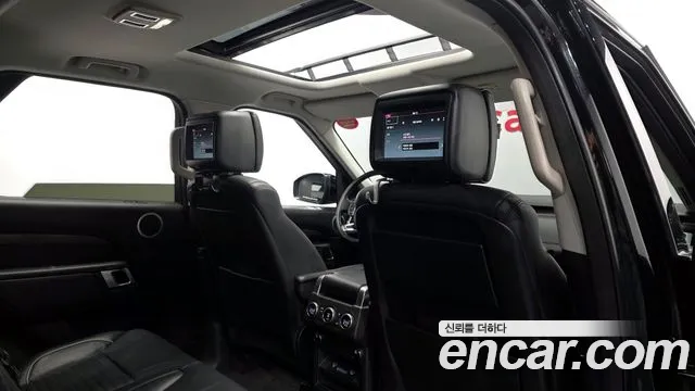 Land Rover Discovery 2017 — фото 18