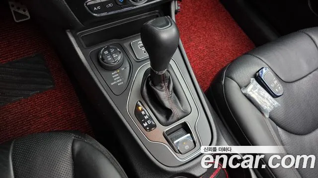 Jeep Cherokee 2020 — фото 9