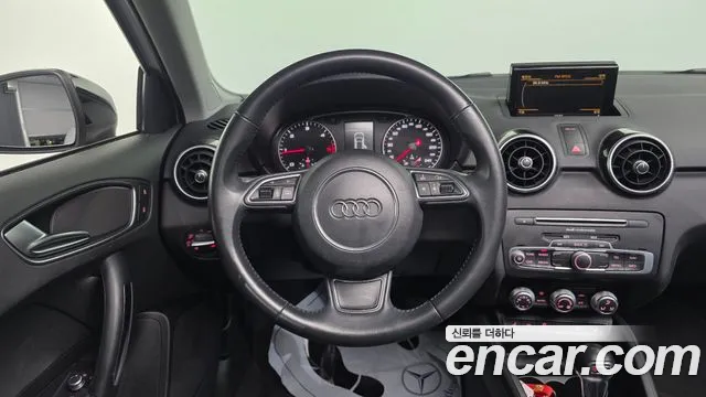 Audi A1 2015 — фото 13