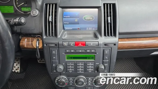 Land Rover Freelander 2010 — фото 16