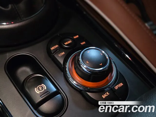 Mini Clubman 2022 — фото 14