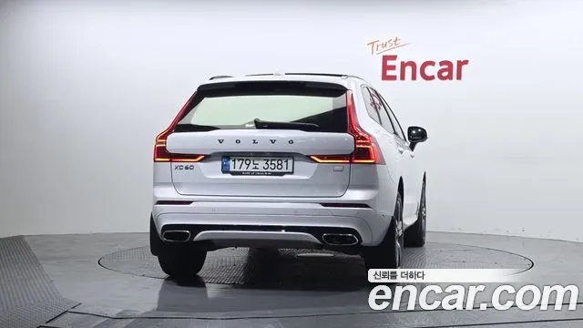 Volvo XC60 2021 — фото 4